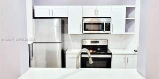 1005 NE 42nd Pl Gallery 8