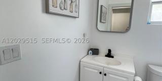 170 NE 60th St Gallery 11