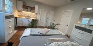 Stunning 3 bedroom, 2 bath home AVAILABLE NOW! Gallery 13