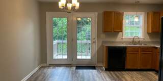 SW Updated Home - Wood Laminate Flooring, Front Porch & Deck! SW Updated Home - Wood Laminate Flooring, Front Porch & Deck! Gallery 8