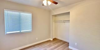 4781 W Harrison Street Gallery 21