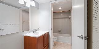 2871 N Oakland Forest Dr Gallery 16