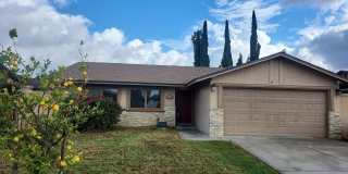 House on cul-de-sac with big back yard Gallery 1