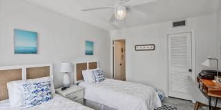 225 Beach Road Gallery 14