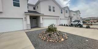 Mustang Valley Townhome! Gallery 5
