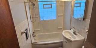 4 Bed 1 Bath Gallery 4