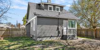 Great Location! Northtown Charmer! Gallery 26