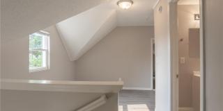 1125 Margaret Street Gallery 20