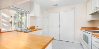 Spacious 4 Bedroom Townhouse in the Heart of Mira Mesa! Gallery 8
