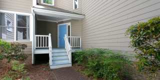 Contemporary 3-Bedroom 2-Bath Townhome in Chapel Hill Close to UNC and Hospital! Gallery 3