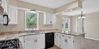 Spacious 4BR House in Columbia Gallery 11