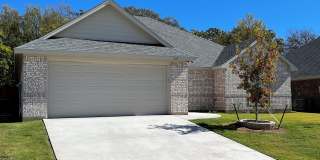 219 Clover Circle Gallery 1