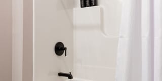 The Residence at 1555 Elm Gallery 30