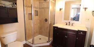 484 Walnut St Gallery 18