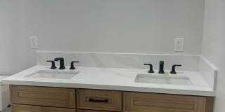 Brand New Detached 3 Bed/2 Bath Home-Central AC +In-Unit Laundry-Riverside Gallery 10