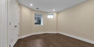 161 4th St Gallery 32