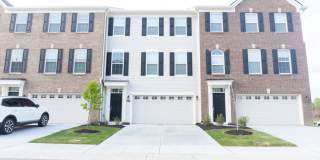 Luxurious 4BR Townhome in Carmel Gallery 1