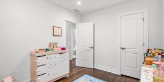 3904 N Whipple Avenue Gallery 13