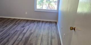 Beautifully Renovated Two Bedroom Condo in Ladue School District Gallery 14