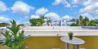 1334 Collins Ave Gallery 24