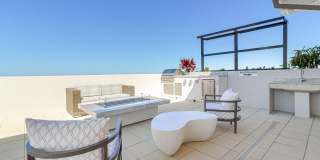 Bimini Square Gallery 21