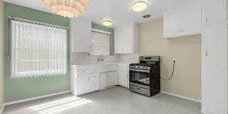 2 BEDROOMS 1 BATH UNIT IN GREAT LOCATION!!! Gallery 4