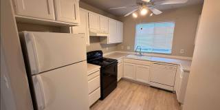 BRIGHT, OPEN LIVING IN THE HEART OF BEND!! Gallery 1