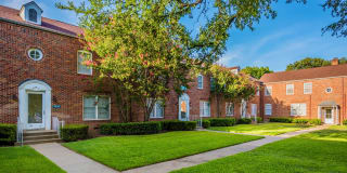 Crestwood Place Apartments Gallery 12