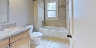Down Stairs Apartment in Springfield Gallery 10