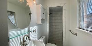 Hidden 4 Bed 2 Bath Gem in South Austin! Gallery 25