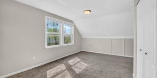 $1450 4 Bedrooms Gallery 20