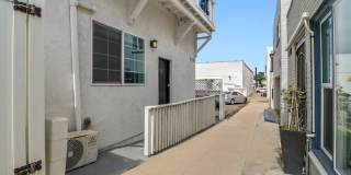 720 1/2 Queenstown Court - 3 Gallery 36