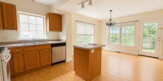 Lebanon 2 Bed, Office, 2.5 Bath - $2900 plus utilities Gallery 1