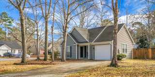 Charming 3 Bedroom 2 bathroom ready for you to call home! Gallery 1