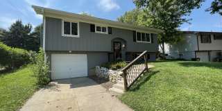 7508 Elm Dr - 3 Bed/1 Bath in La Vista | Updated Kitchen, Finished Lower Level, Attached Garage Gallery 1