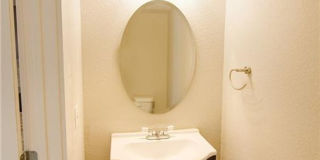 Updated 2-Story Townhome in Prime North Austin Gallery 13