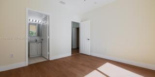 1947 SE 24th Ter Gallery 24