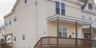 Updated 4BR House with 2 full baths and yard! Gallery 5