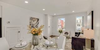 Columbia Heights 2BR 2BA w/Parking & Private Patio Garden Gallery 5