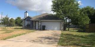 Three bedroom home on large lot! Gallery 1