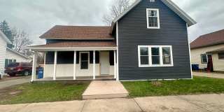 5 Bed 2 Bath Single Family Home in Wausau Gallery 1