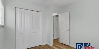 Charming 2 Bed, 1 Bath Condo in Prime Location! Gallery 15