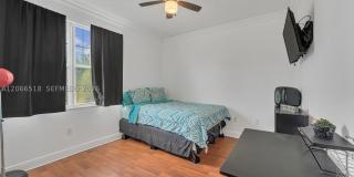 19500 SW 39th Ct Gallery 49