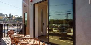 2822 1/2 Avenel St Gallery 10