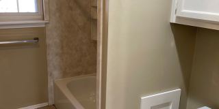 Darling 1 Bed, 1.5 Bath Townhouse with small Fenced Yard! Gallery 30