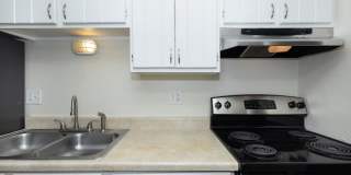 1280 Clayton St. Apartments Gallery 4