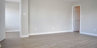 315 Kenneth Boulevard Gallery 21