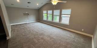 4 Bedroom Home w/ Office and 3 Car Garage Gallery 21