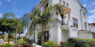 Available Now! Tri-Level 3 Bedroom 3.5 Bath Townhome!! Gallery 4