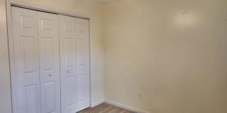 518 Johnson Street Gallery 14